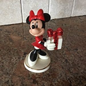 LENOX MINNIE ‘’WRAPPED WITH LOVE’’ DISNEY SHOWCASE COLLECTION